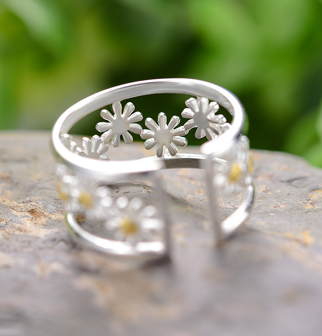 Daisy Flower Adjustable Ring